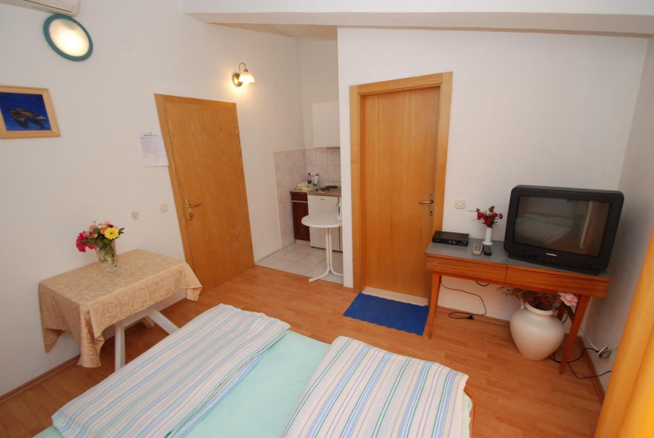Danica Apartment *
